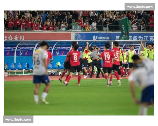 全队哑火陷入低谷球队攻防失序急需破局重振士气与信心危机交织困